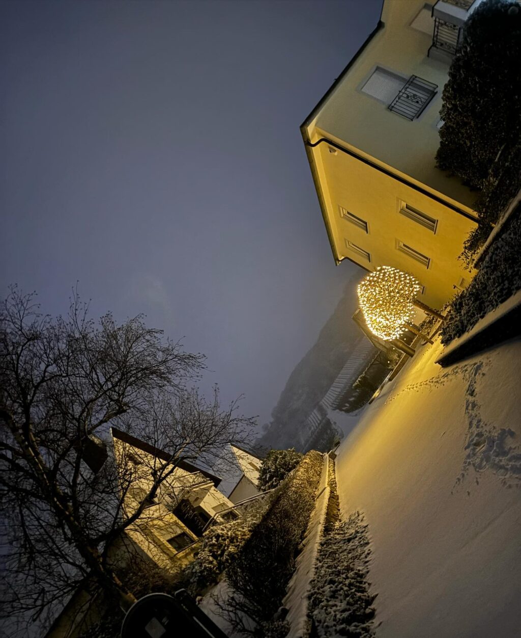 Instagram post from weingut.rauen. This post is in position 0.